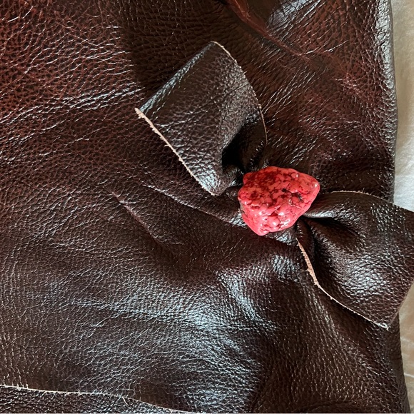 Hand crafted, cow hide/leather tote bag, adorned with large red turquoise stones - Picture 3 of 8